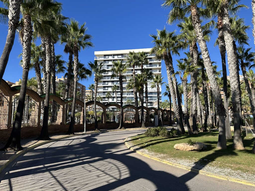 Budova Edificio Miramar a park, Marina D'or, Oropesa del Mar